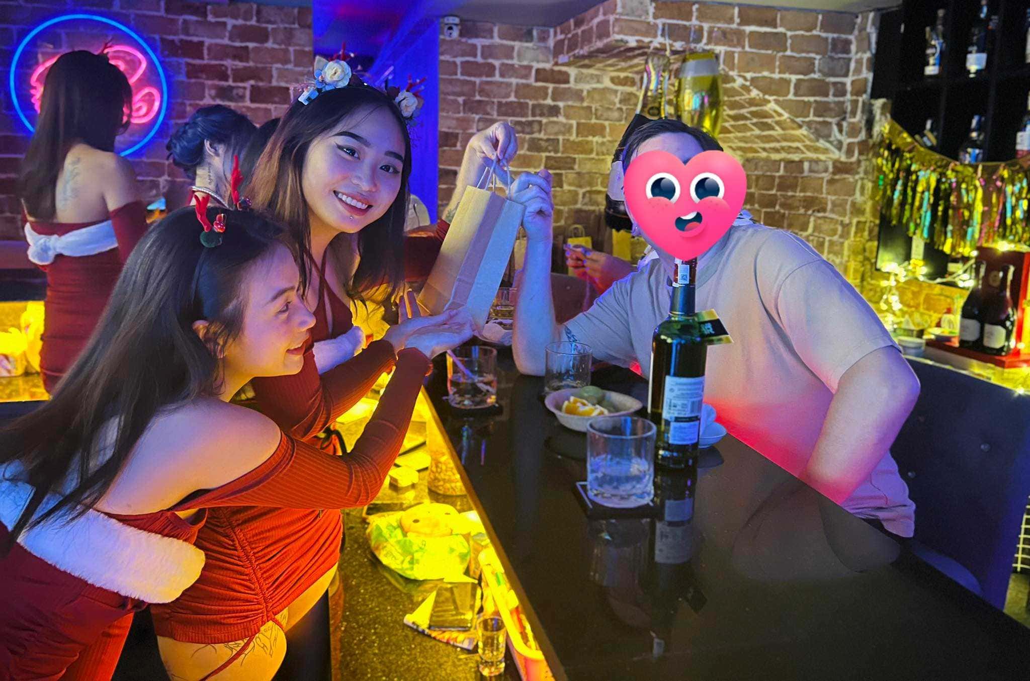 Dollhouse bar HCMC
