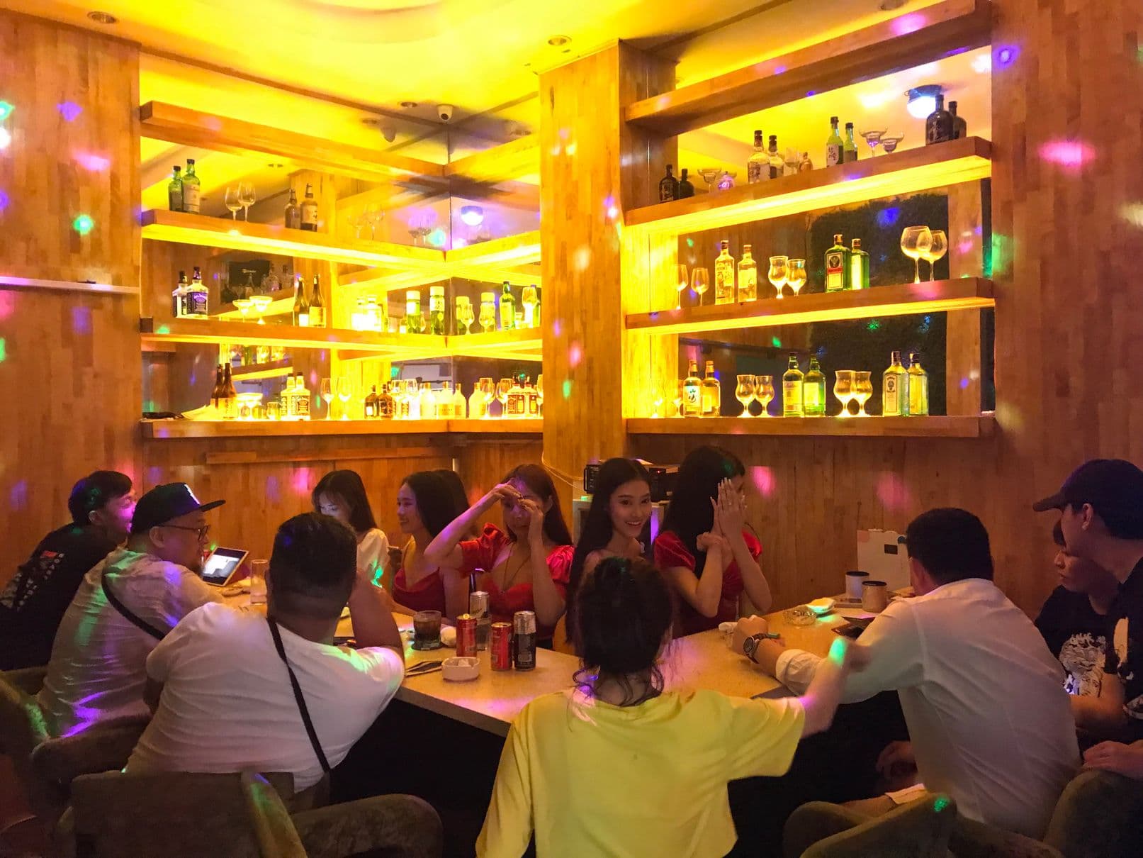 Yui girls Bar