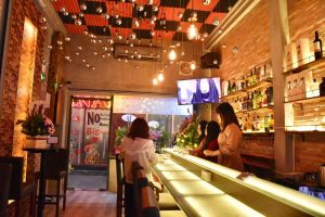 Hikari bar HCMC 星灯3.jpg