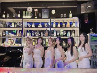 Nari bar girls group6.jpg