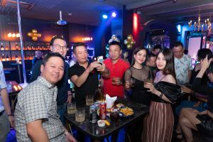 Mirage Bar in Saigon18.jpg