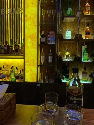 Joie Bar4.jpg