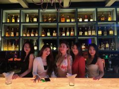 Mirage Bar in Saigon1.jpg