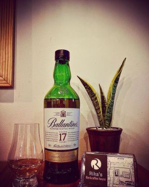 Rika's Bar & Coffee House18.jpg