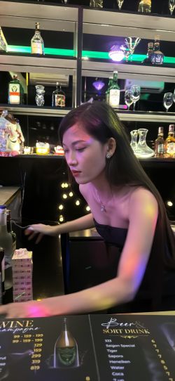 Nari bar girl77.jpg