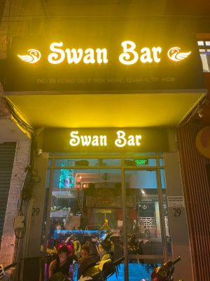 Swan Bar4.jpg