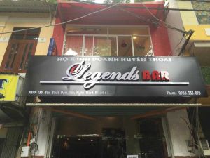 Legends Bar1.jpg