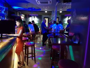 Ruby's bar hcm15.jpg