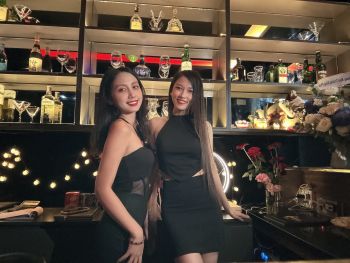 Nari bar girls11.jpg