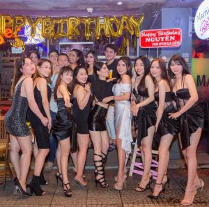 Cheers Bar SaiGon17.jpg