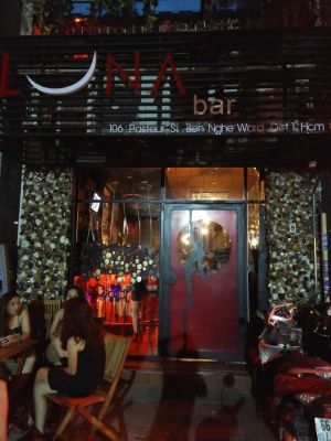 Luna bar14.jpg